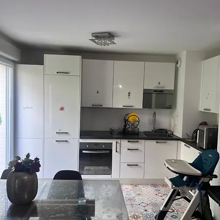 Maison De 100m2 A 5 Minutes Du Centre De Base Du Psg *
