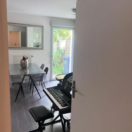 Maison De 100m2 A 5 Minutes Du Centre De Base Du Psg Villa Poissy