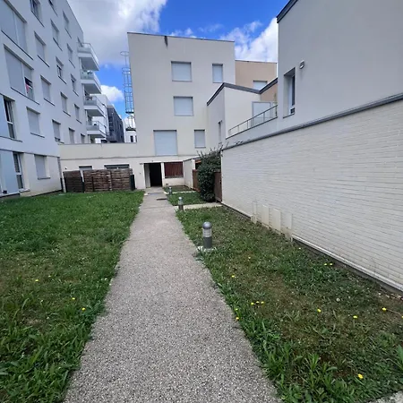 Maison De 100m2 A 5 Minutes Du Centre De Base Du Psg
